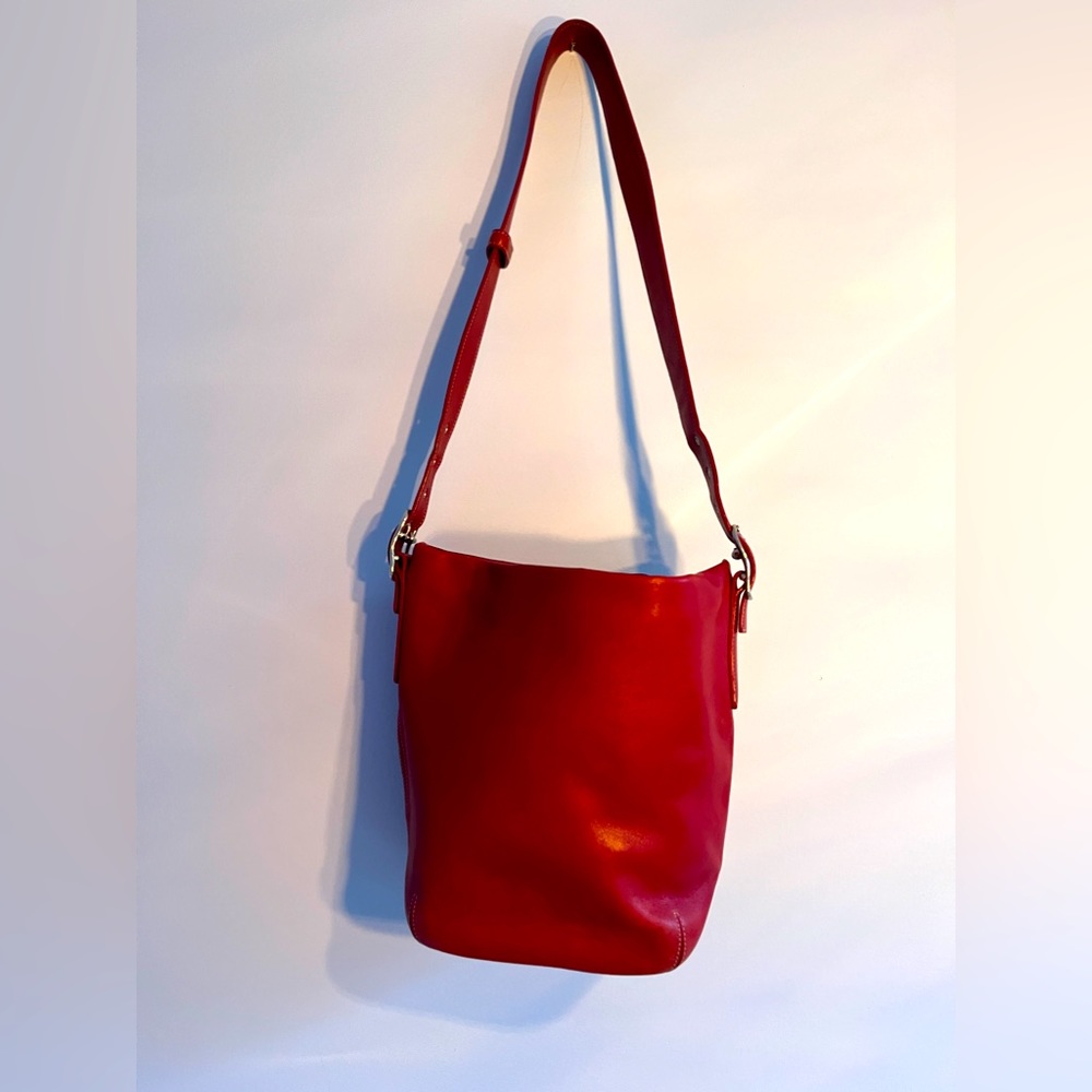 Beautiful Vintage Coach Bleecker Duffle Crimson Red Leather